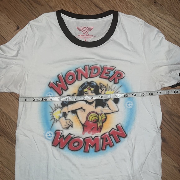 Wonder Woman Air Brush Graphic Tee Size Unisex Small - Picture 4 of 6